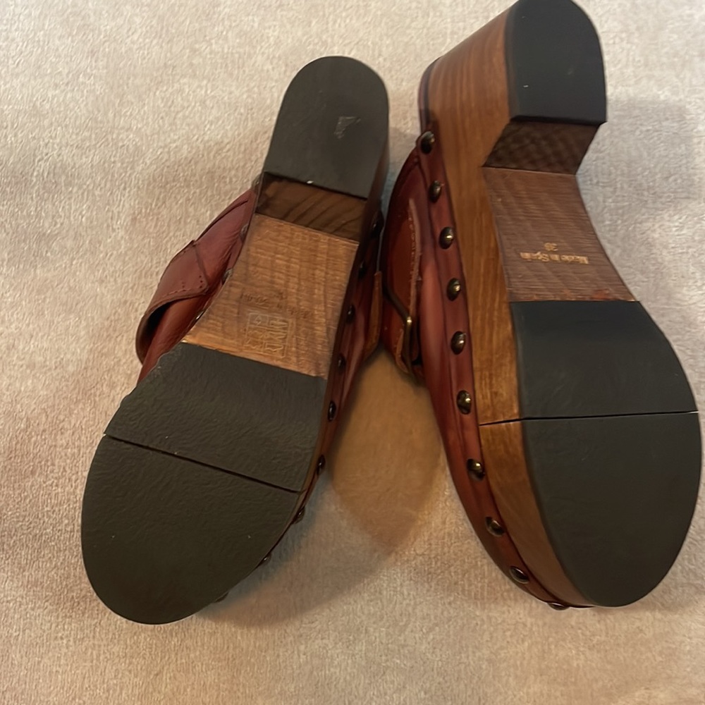 Fall clogs - Picture 3 of 3